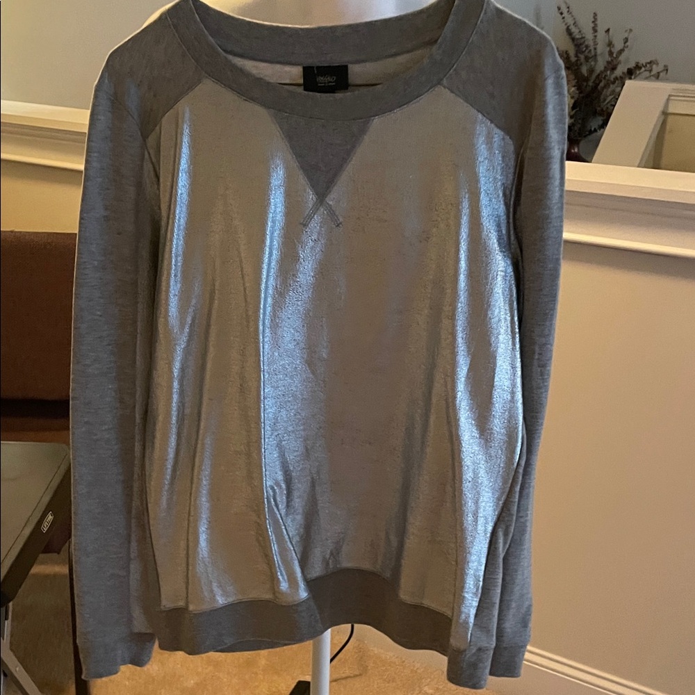 Women's Silver and Gray Sweatshirt